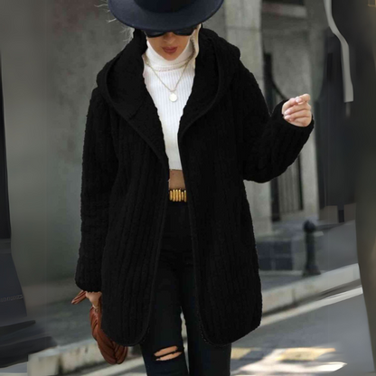 Aurélie | Long gilet doux avec capuche pour femme