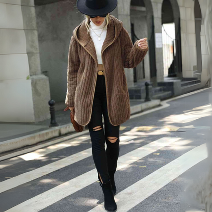 Aurélie | Long gilet doux avec capuche pour femme