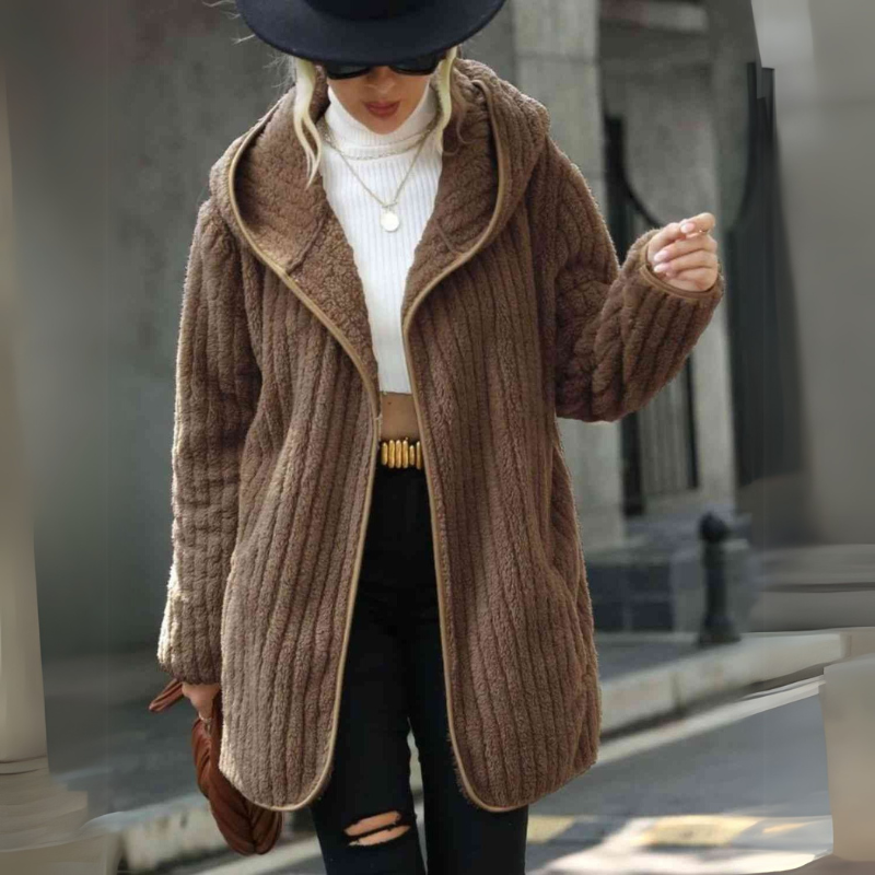 Aurélie | Long gilet doux avec capuche pour femme